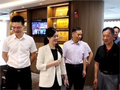 中国职教学会医药卫生教育专业委员会领导一行莅临中惠时代口腔